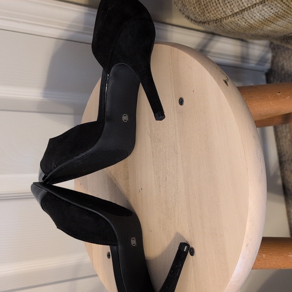 Shoes - Picture 3 of 3